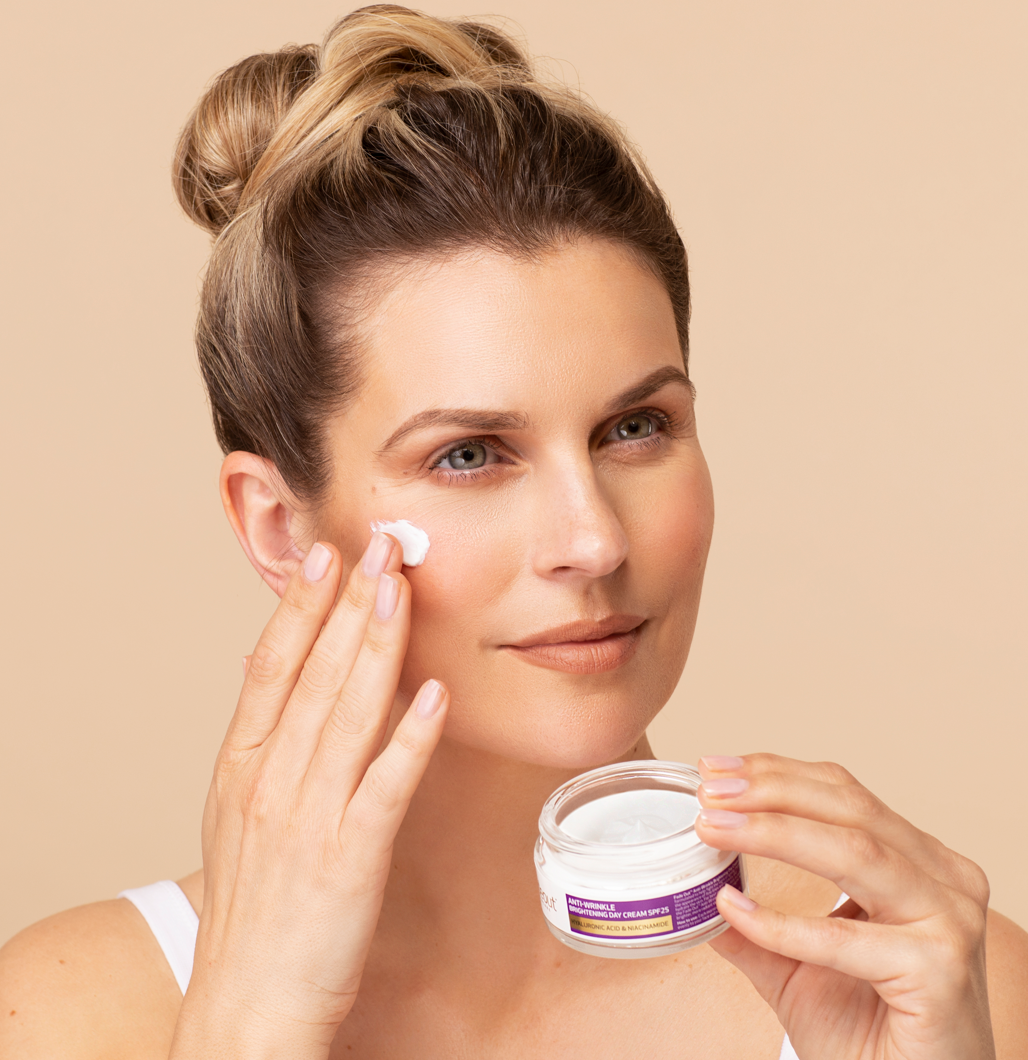 HOW TO TAKE CARE OF MENOPAUSAL SKIN
